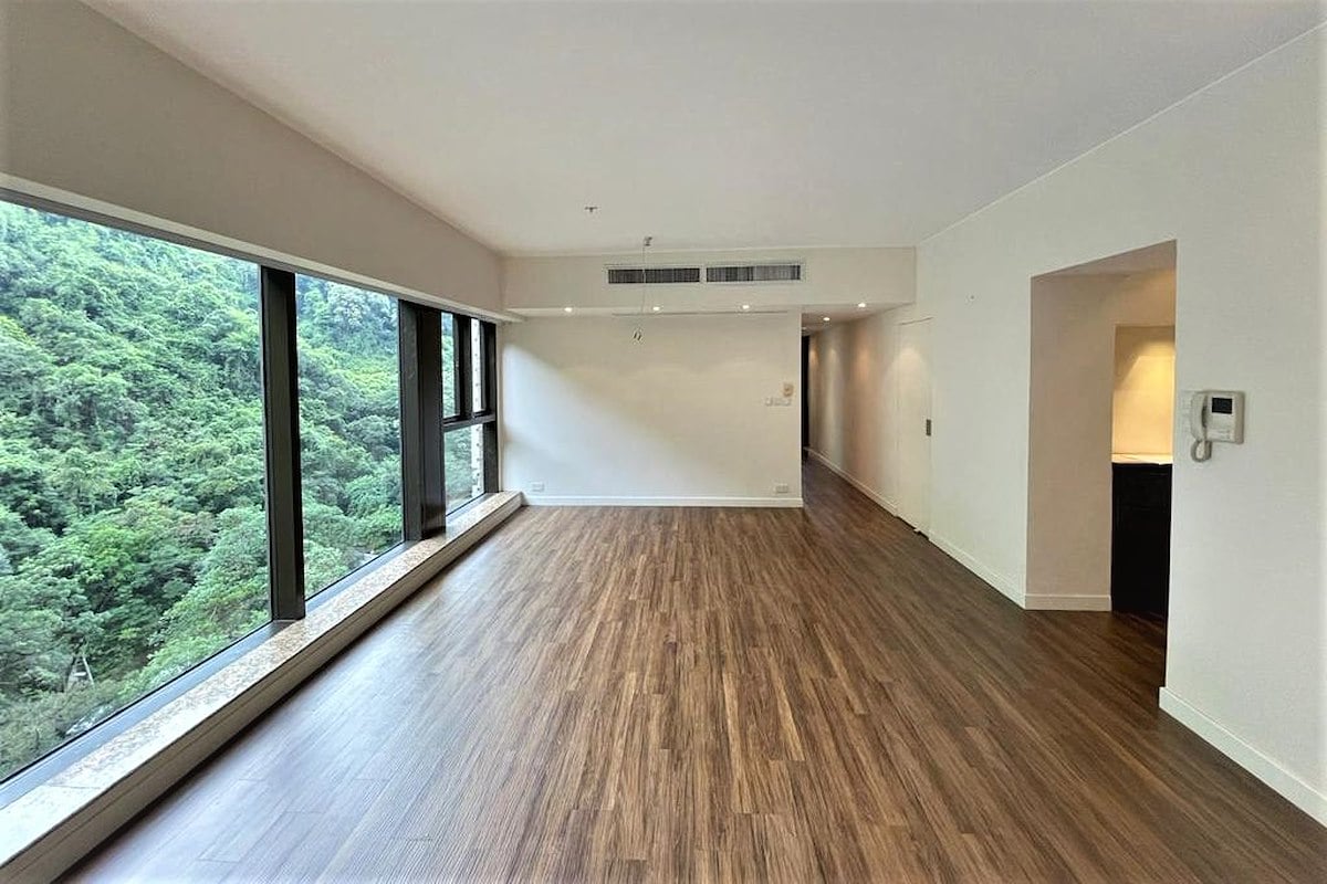 Tavistock II 腾皇居 II | Balcony off Living and Dining Room