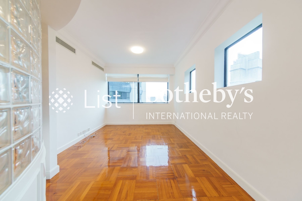 Century Tower 世紀大廈 | Family Room