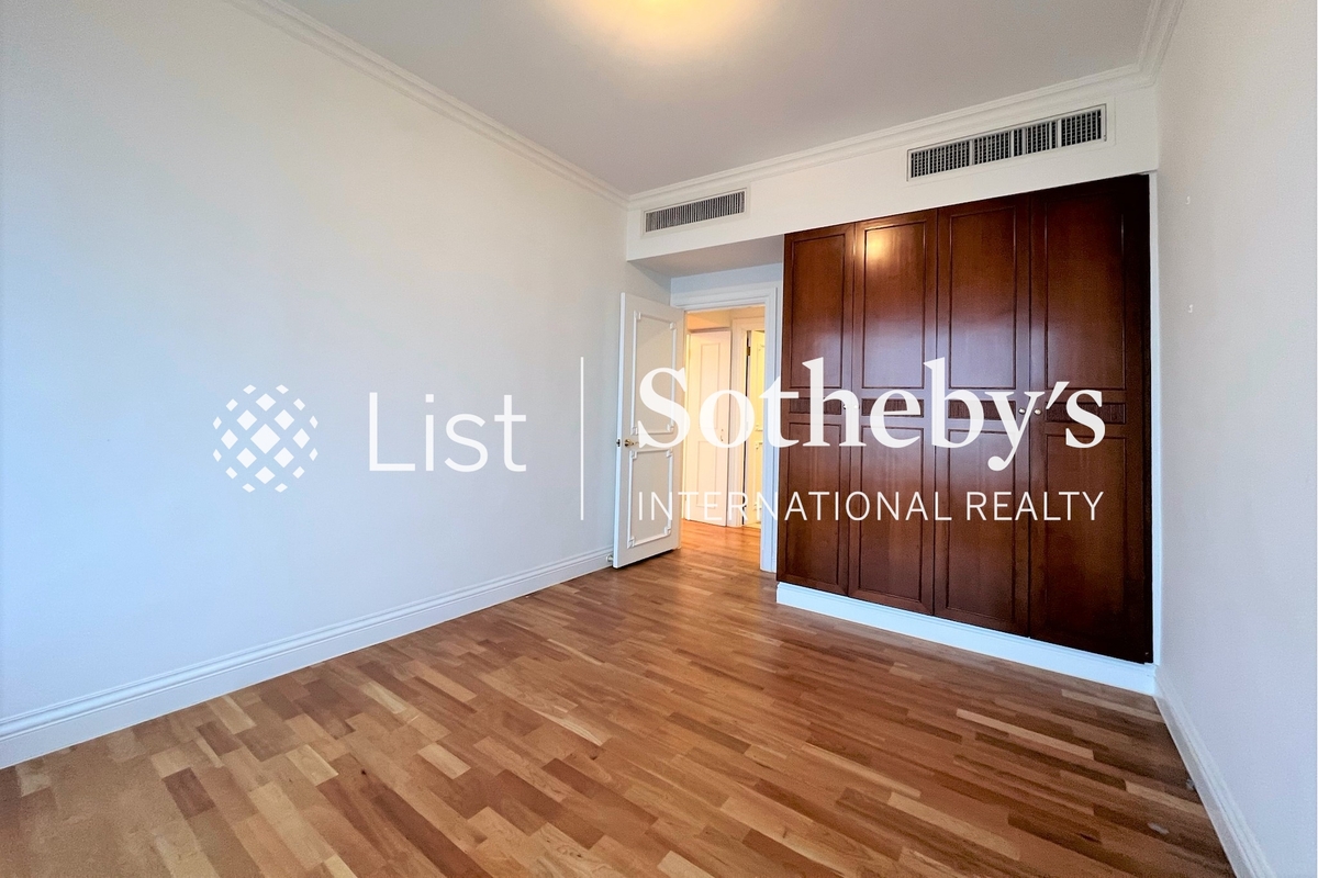 Aigburth 譽皇居 | Built-in Wardrobe in Third Bedroom 