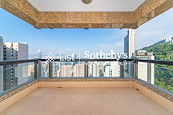 Aigburth 譽皇居 | Balcony off Living and Dining Room