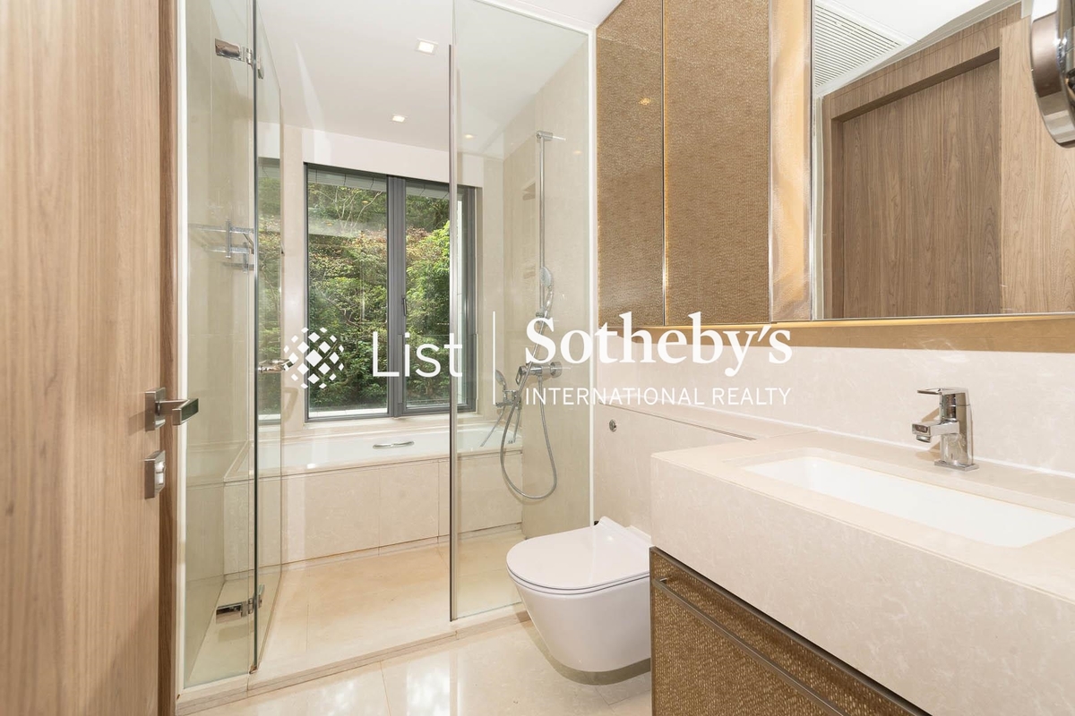 Branksome Grande Branksome Grande | Second En-suite Bathroom