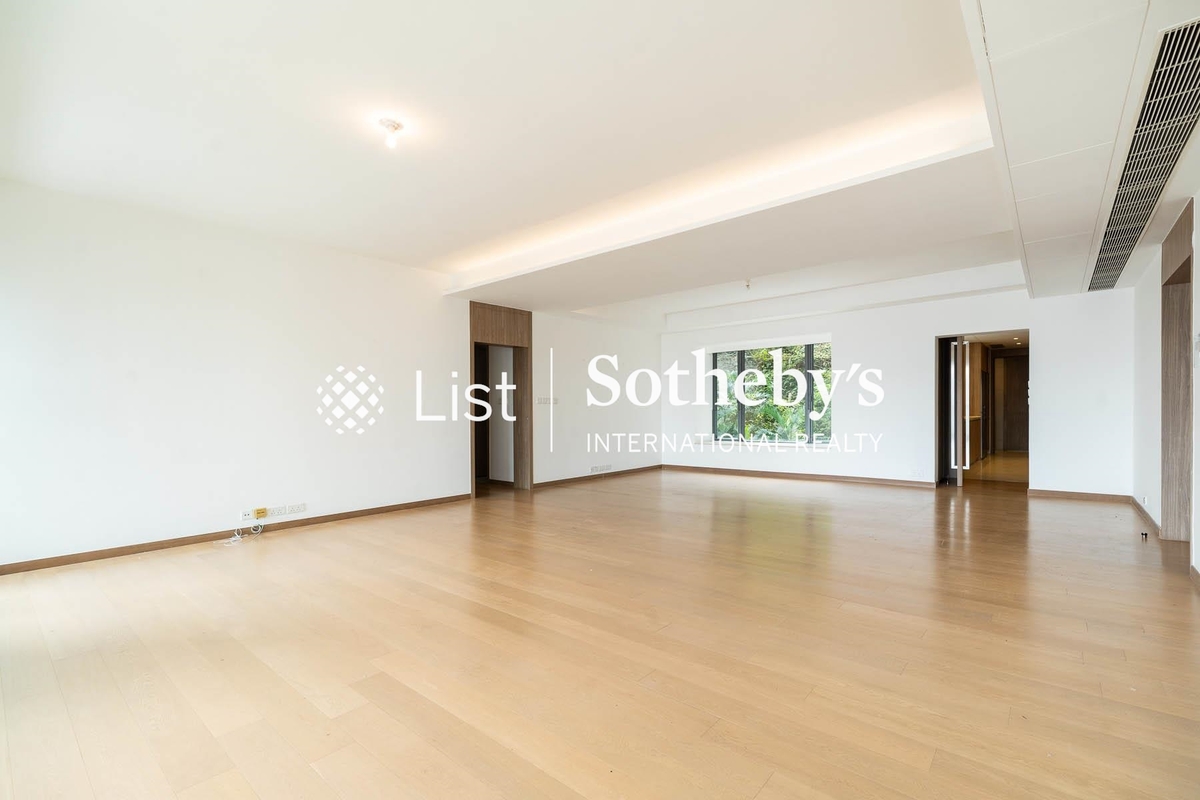 Branksome Grande Branksome Grande | Living and Dining Room