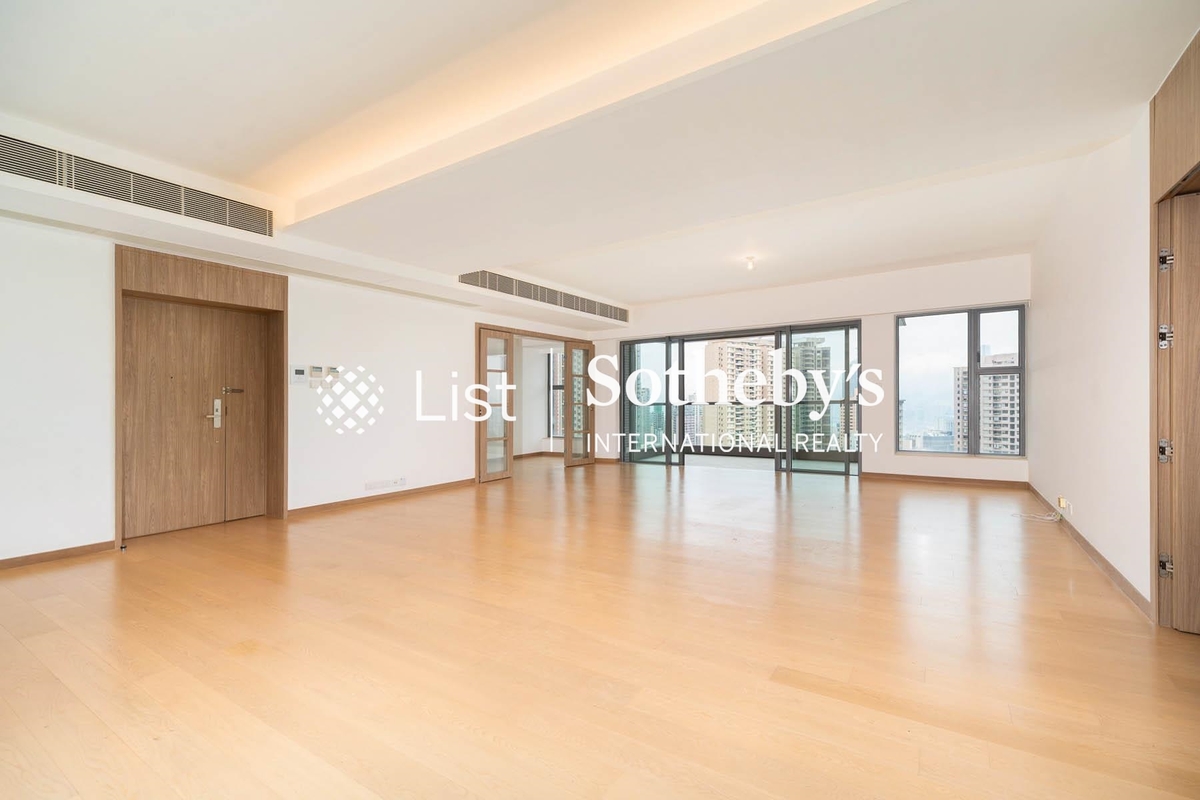 Branksome Grande Branksome Grande | Living and Dining Room