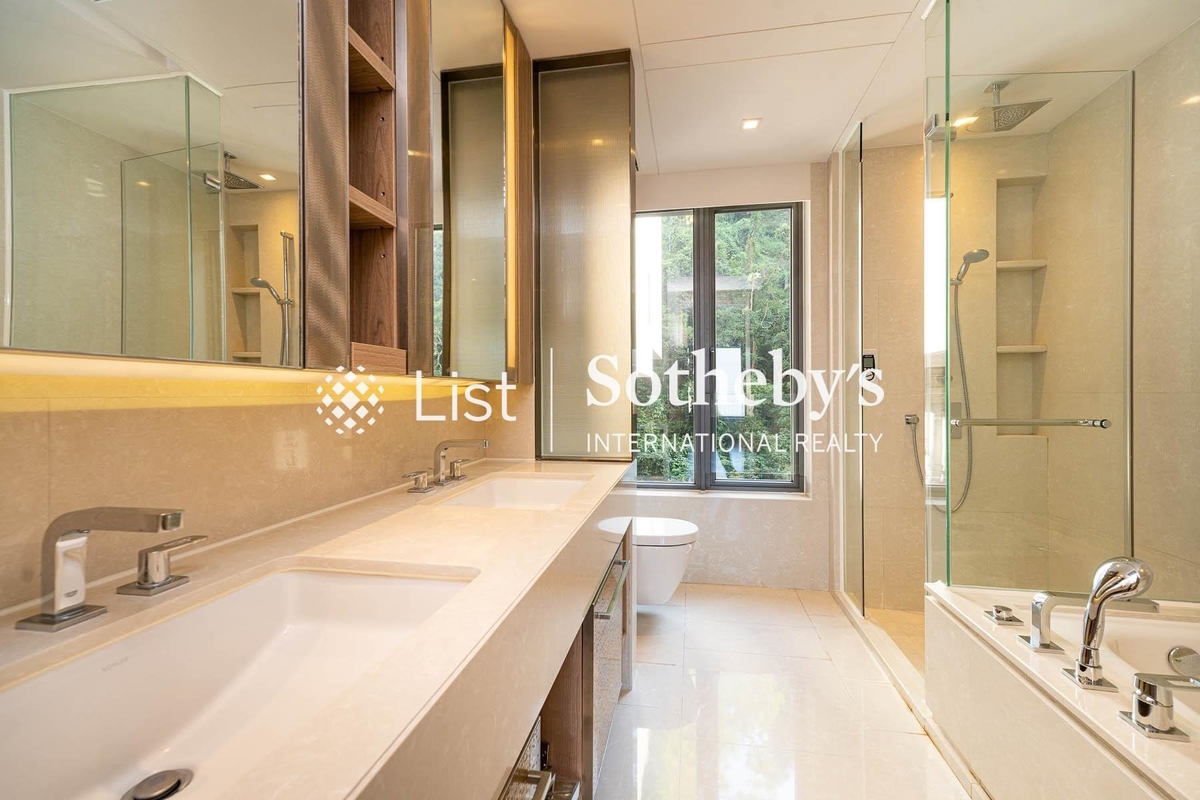 Branksome Grande Branksome Grande | Master Bathroom