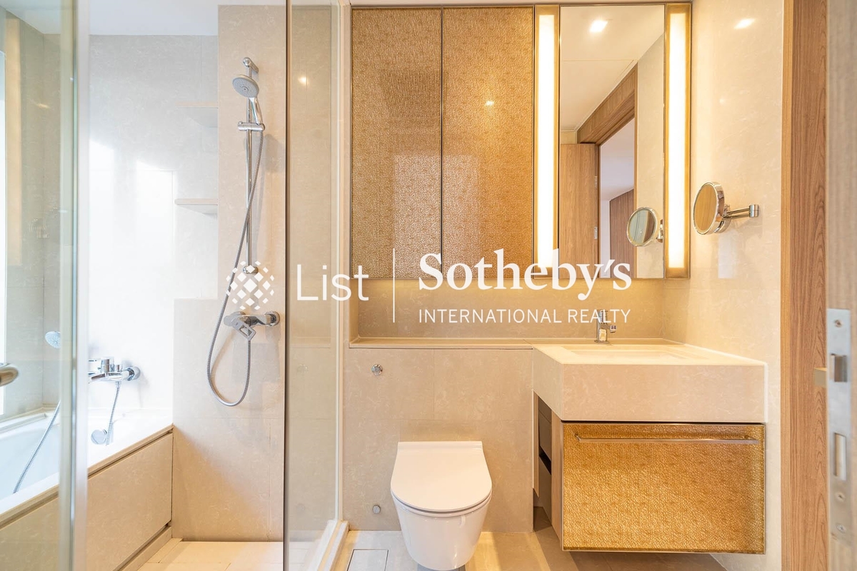 Branksome Grande Branksome Grande | Second En-suite Bathroom