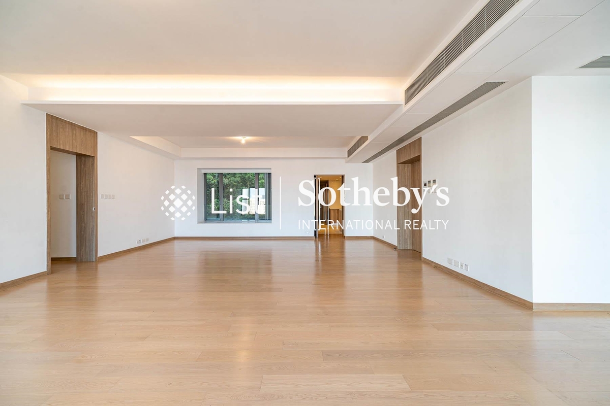 Branksome Grande Branksome Grande | Living and Dining Room