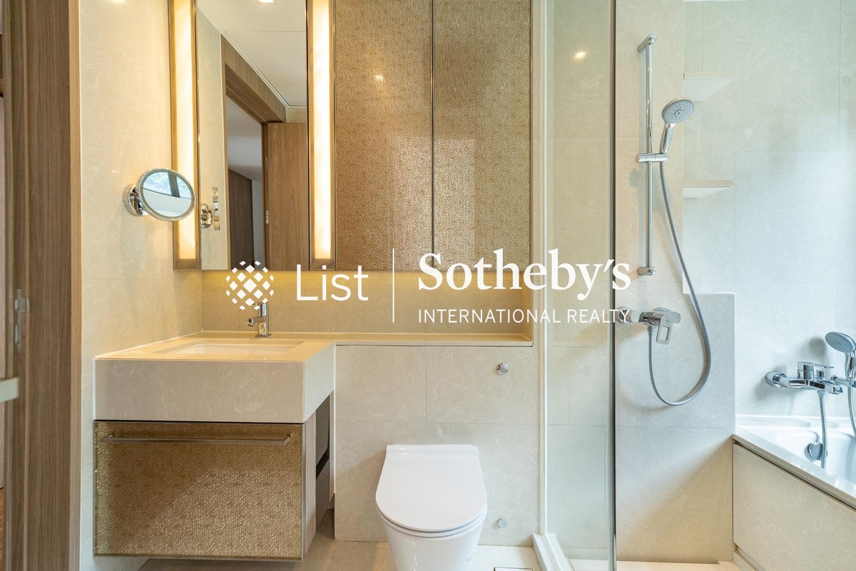 Branksome Grande Branksome Grande | Guest Bathroom