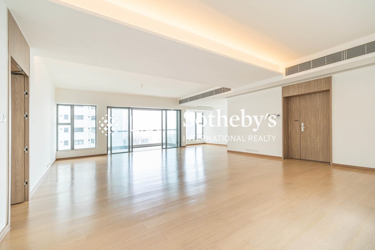 Branksome Grande Branksome Grande | Living and Dining Room