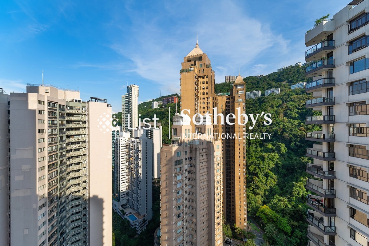 Tregunter 地利根德閣 | View from Living and Dining Room