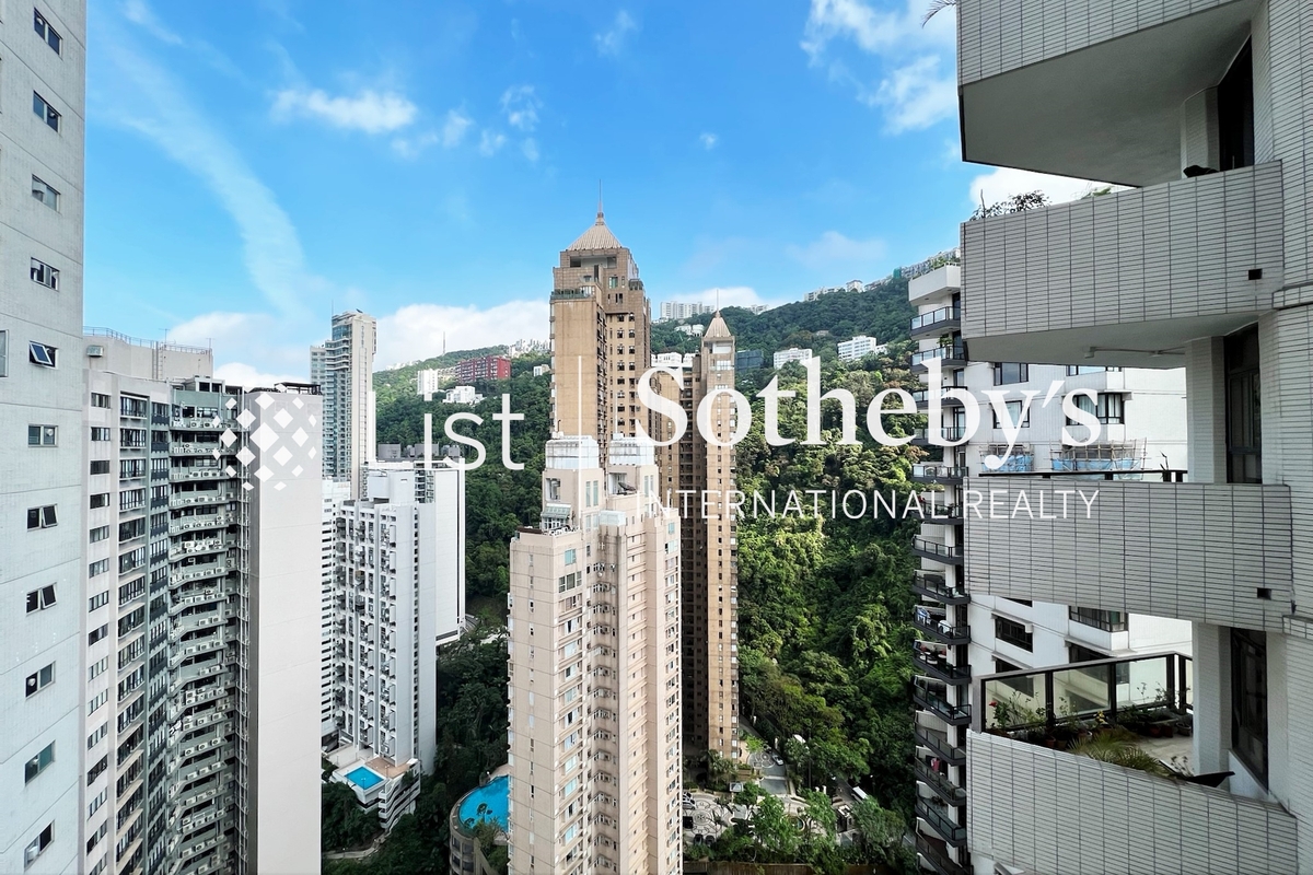 Tregunter 地利根德閣 | View from Living and Dining Room