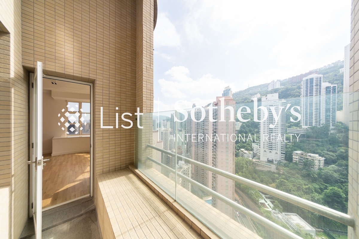 Garden Terrace 花園台 | Balcony off Living Room