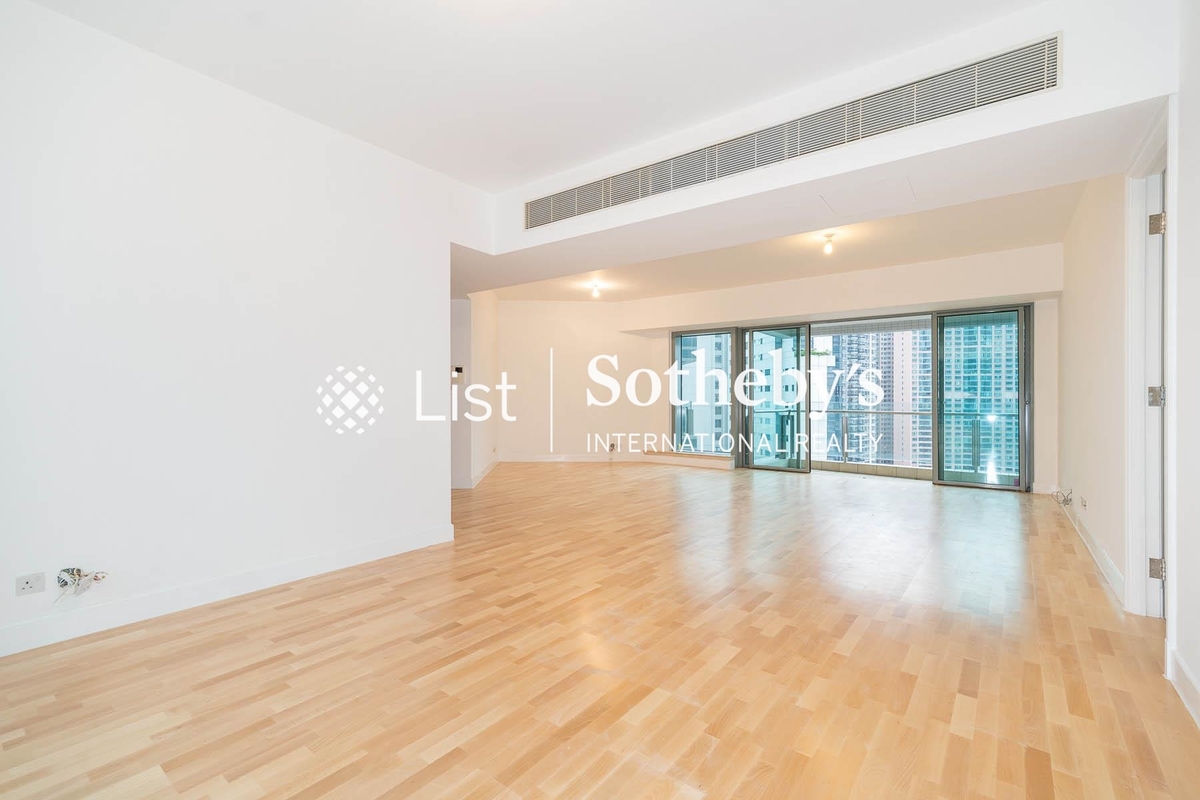 Branksome Crest Branksome Crest | Living and Dining Room