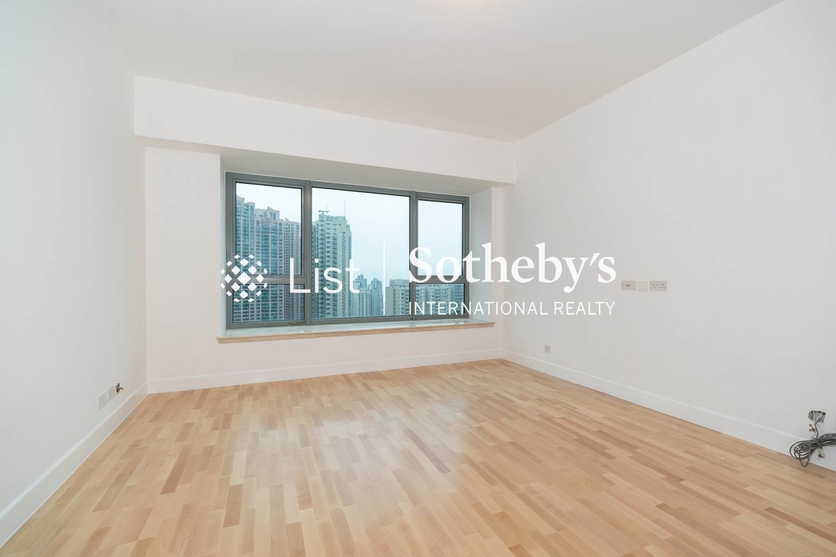 Branksome Crest Branksome Crest | Master Bedroom