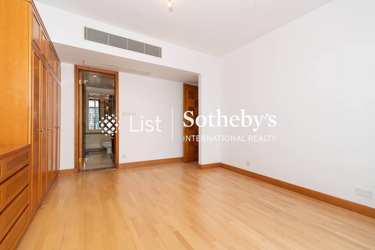 Branksome Crest Branksome Crest | Master Bedroom