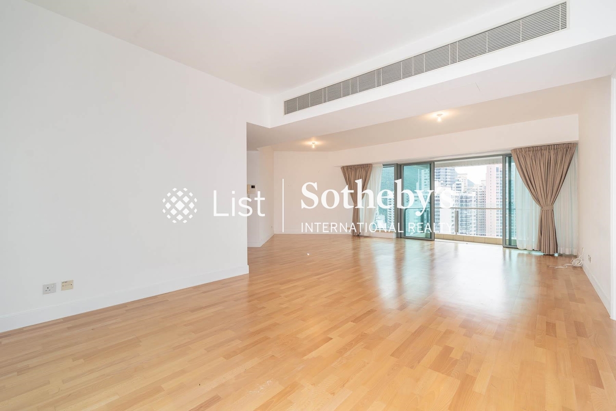 Branksome Crest Branksome Crest | Living and Dining Room