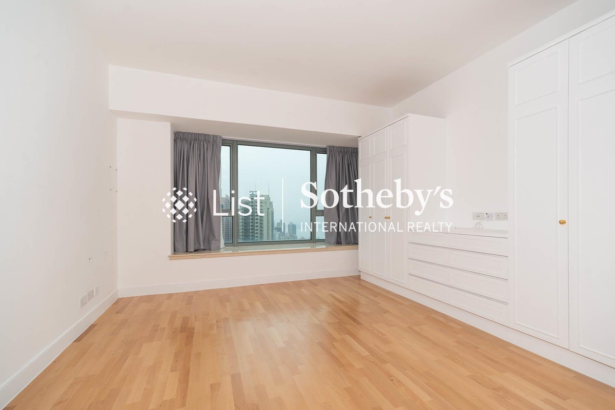 Branksome Crest Branksome Crest | Master Bedroom