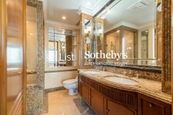 Branksome Crest Branksome Crest | Master Bathroom