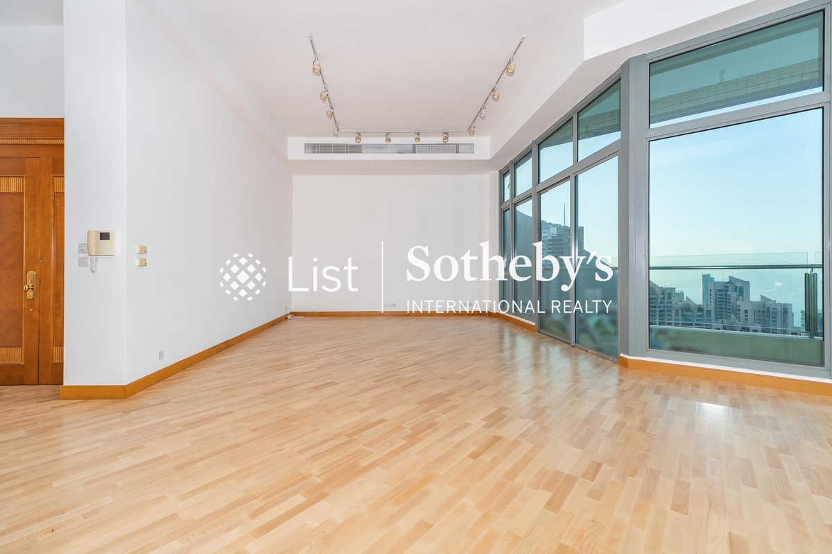 Branksome Crest Branksome Crest | Living and Dining Room