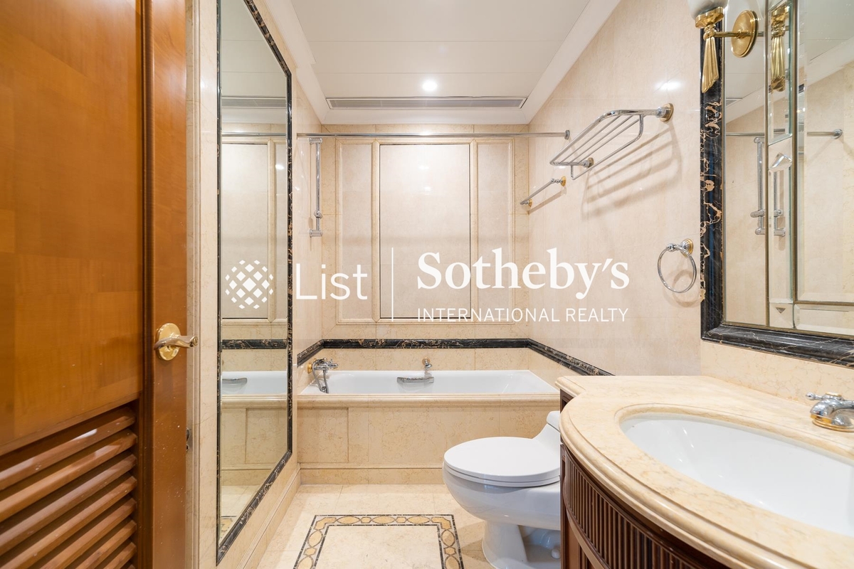 Branksome Crest Branksome Crest | Guest Bathroom