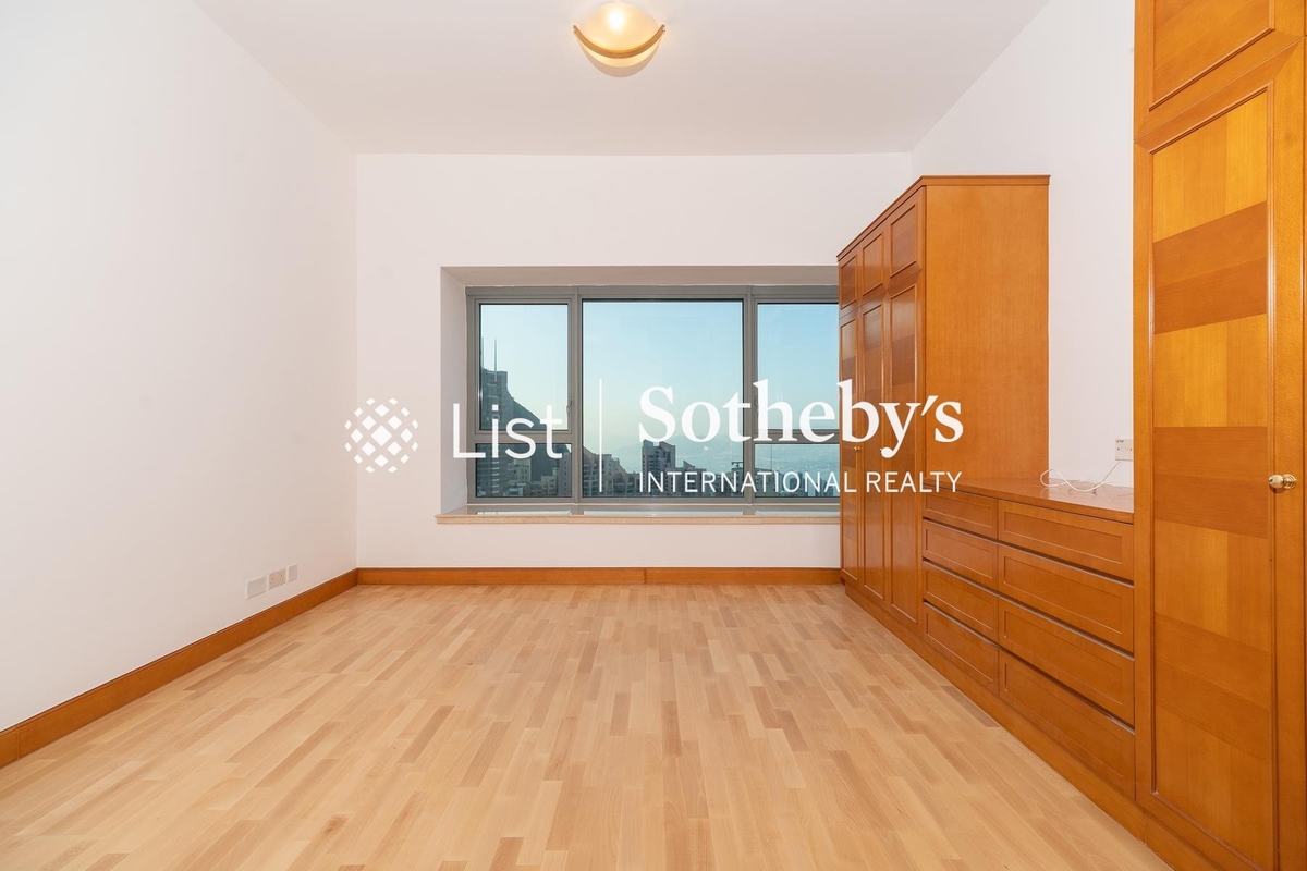 Branksome Crest Branksome Crest | Master Bedroom