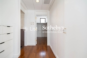 No. 61-63 Deep Water Bay Road 深水灣道61-63號 | Walk-in Closet in Master Bedroom