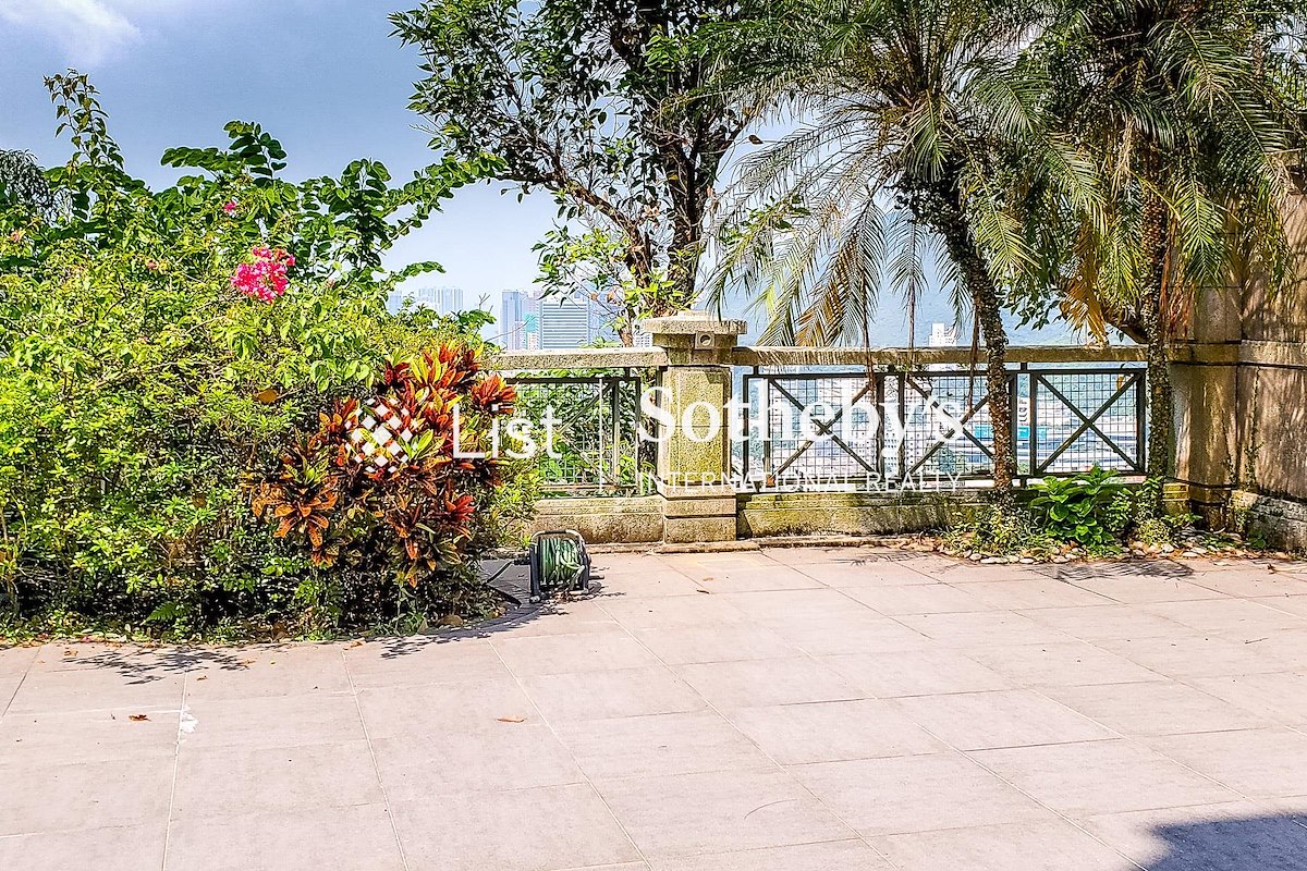 No. 61-63 Deep Water Bay Road 深水湾道61-63号 | Private Garden off Living and Dining Room