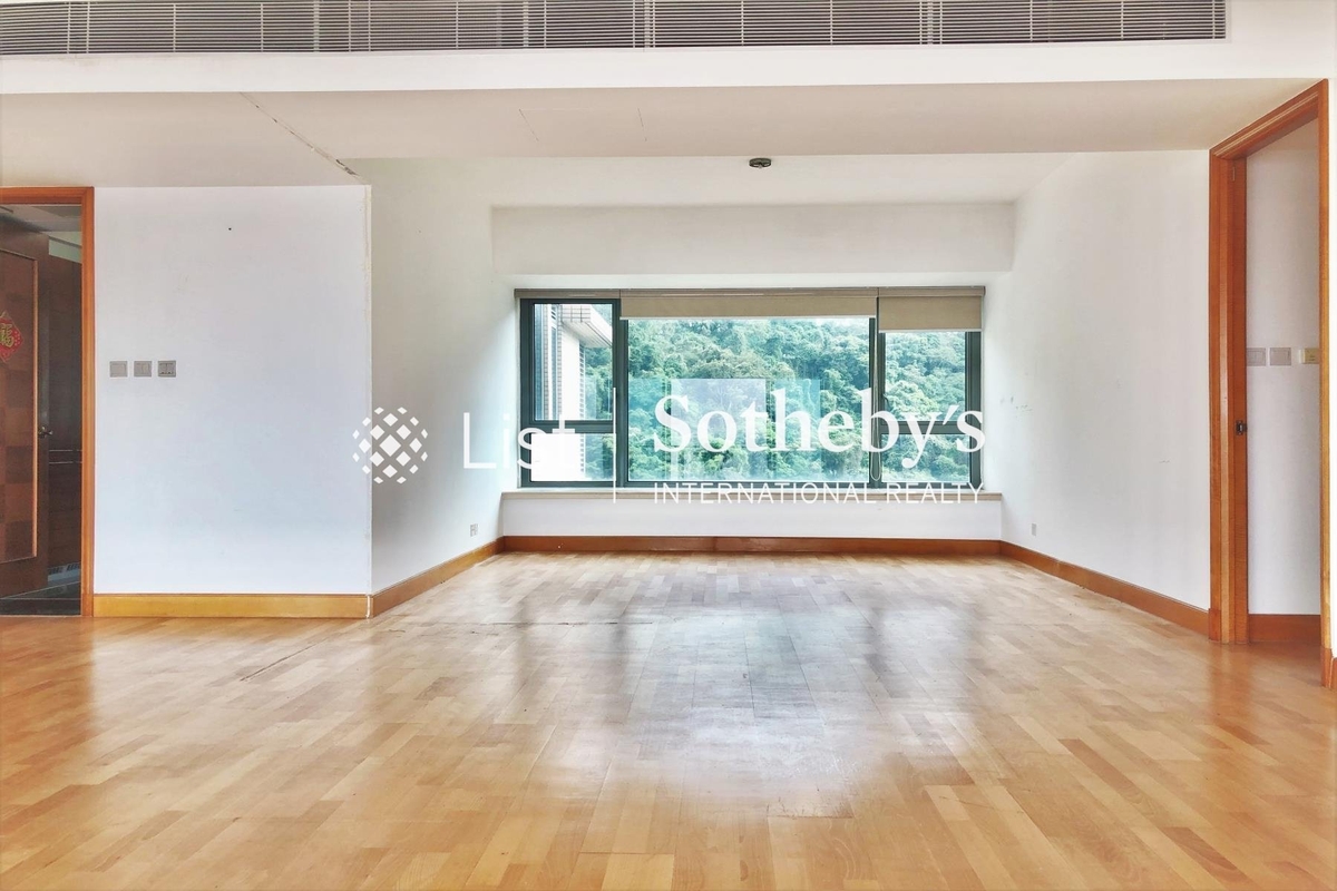 Branksome Crest Branksome Crest | Living and Dining Room