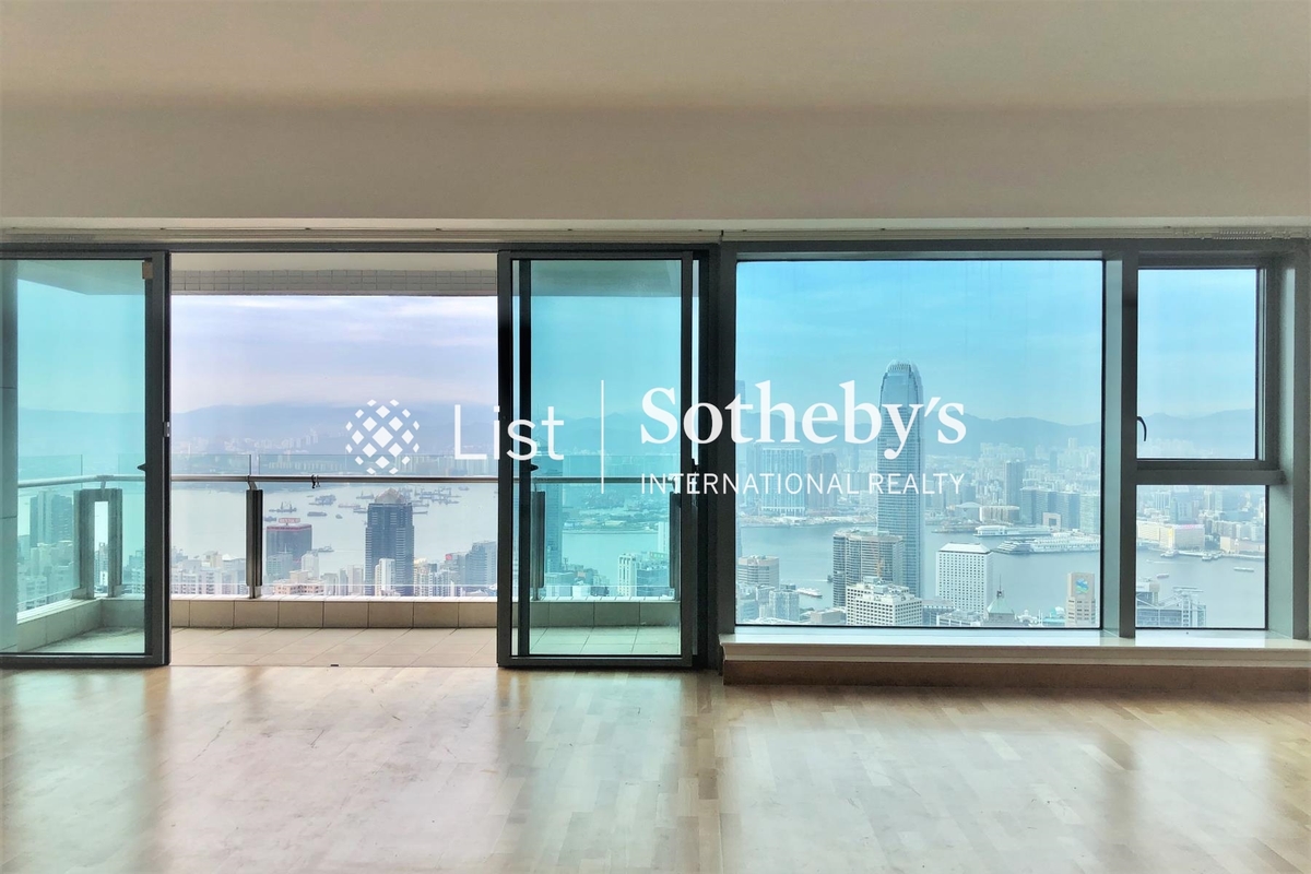 Branksome Crest Branksome Crest | Living and Dining Room