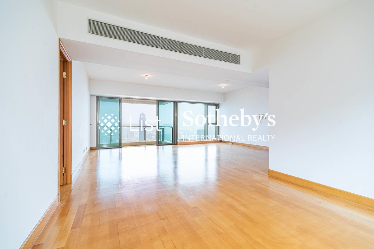 Branksome Crest Branksome Crest | Living and Dining Room