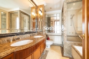 Branksome Crest Branksome Crest | Master Bathroom