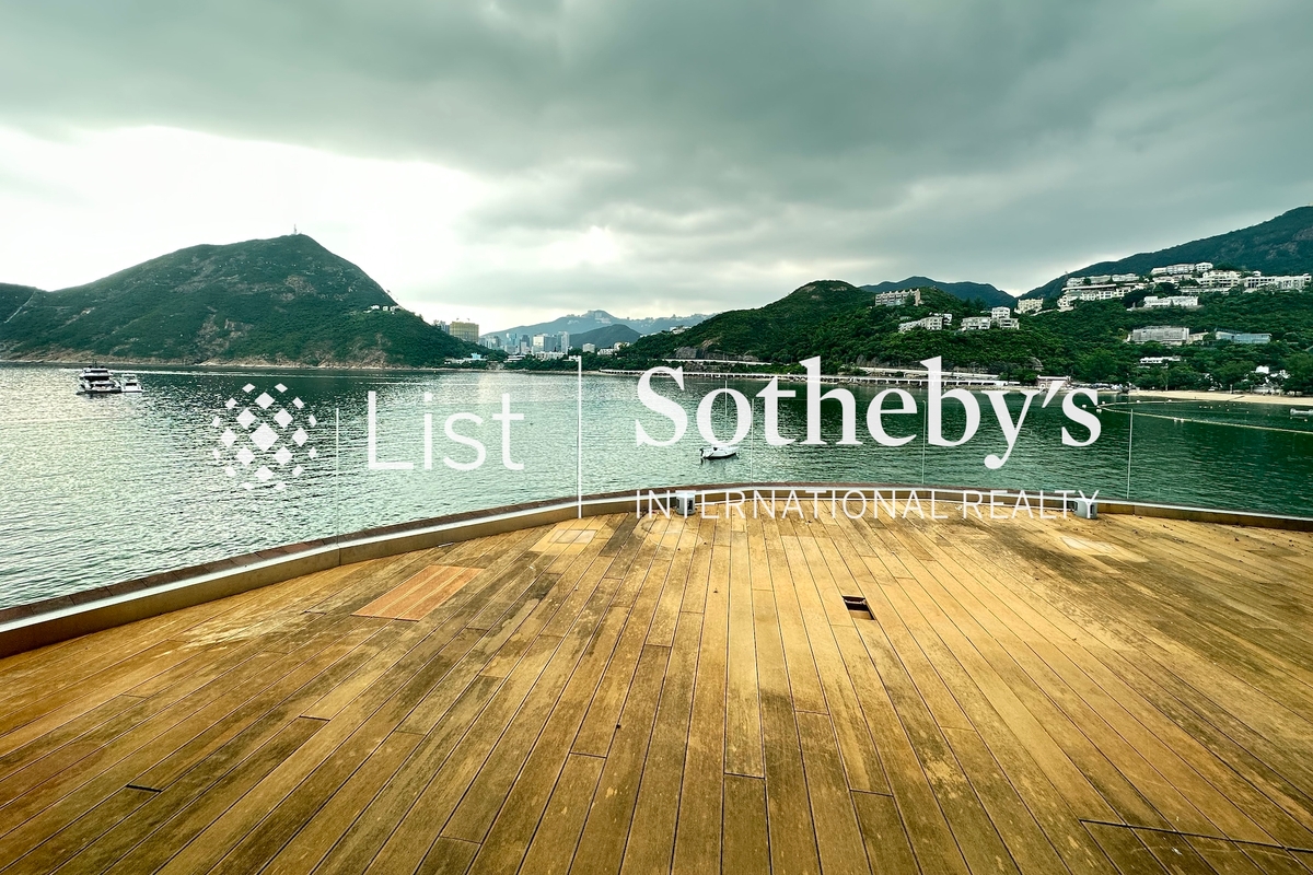 34 Island Road 香島道34號 | Private Garden off Living and Dining Room