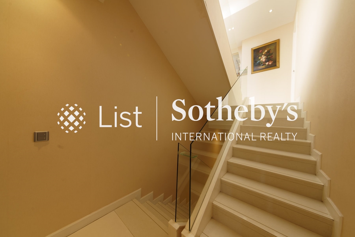 45 Island Road 香島道45號 | Internal Staircase