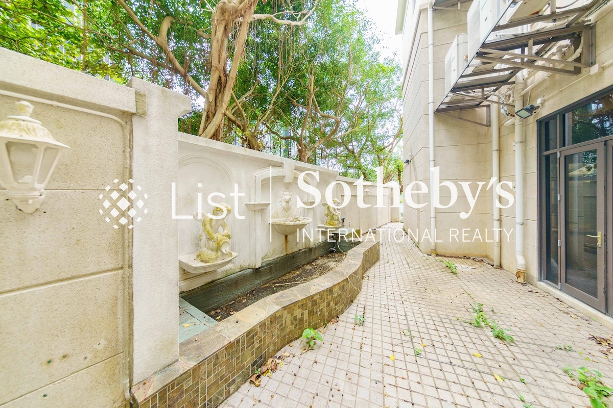 Double Bay Double Bay | Yard