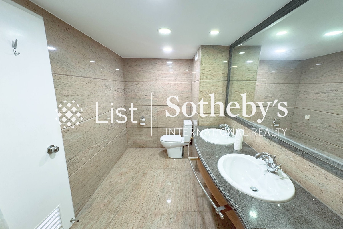 May Tower 梅苑 | Master Bathroom