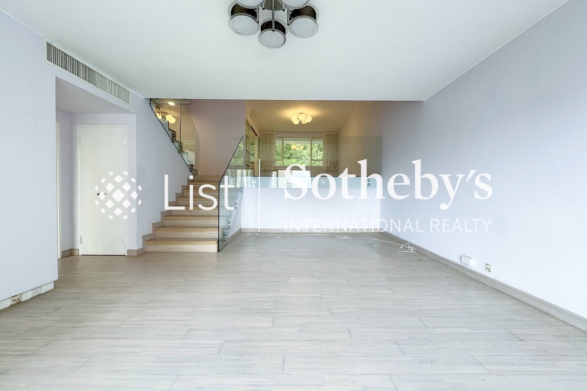 May Tower 梅苑 | Living and Dining Room