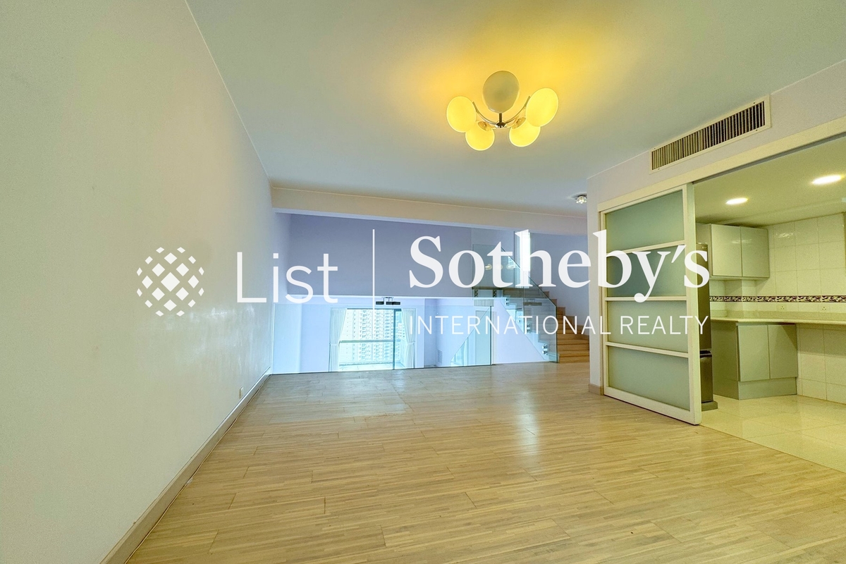 May Tower 梅苑 | Living and Dining Room