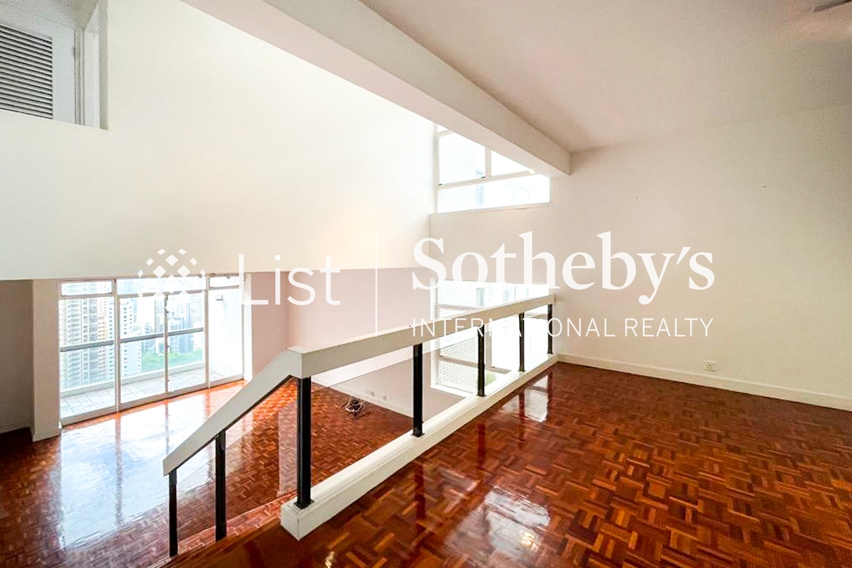 May Tower 梅苑 | Living and Dining Room