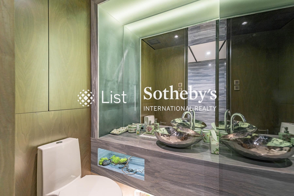 May Tower 梅苑 | Guest Powder Room