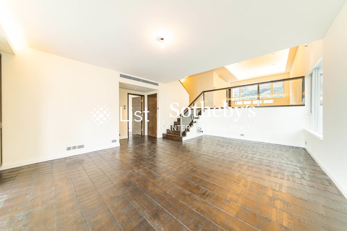 May Tower 梅苑 | Living Room