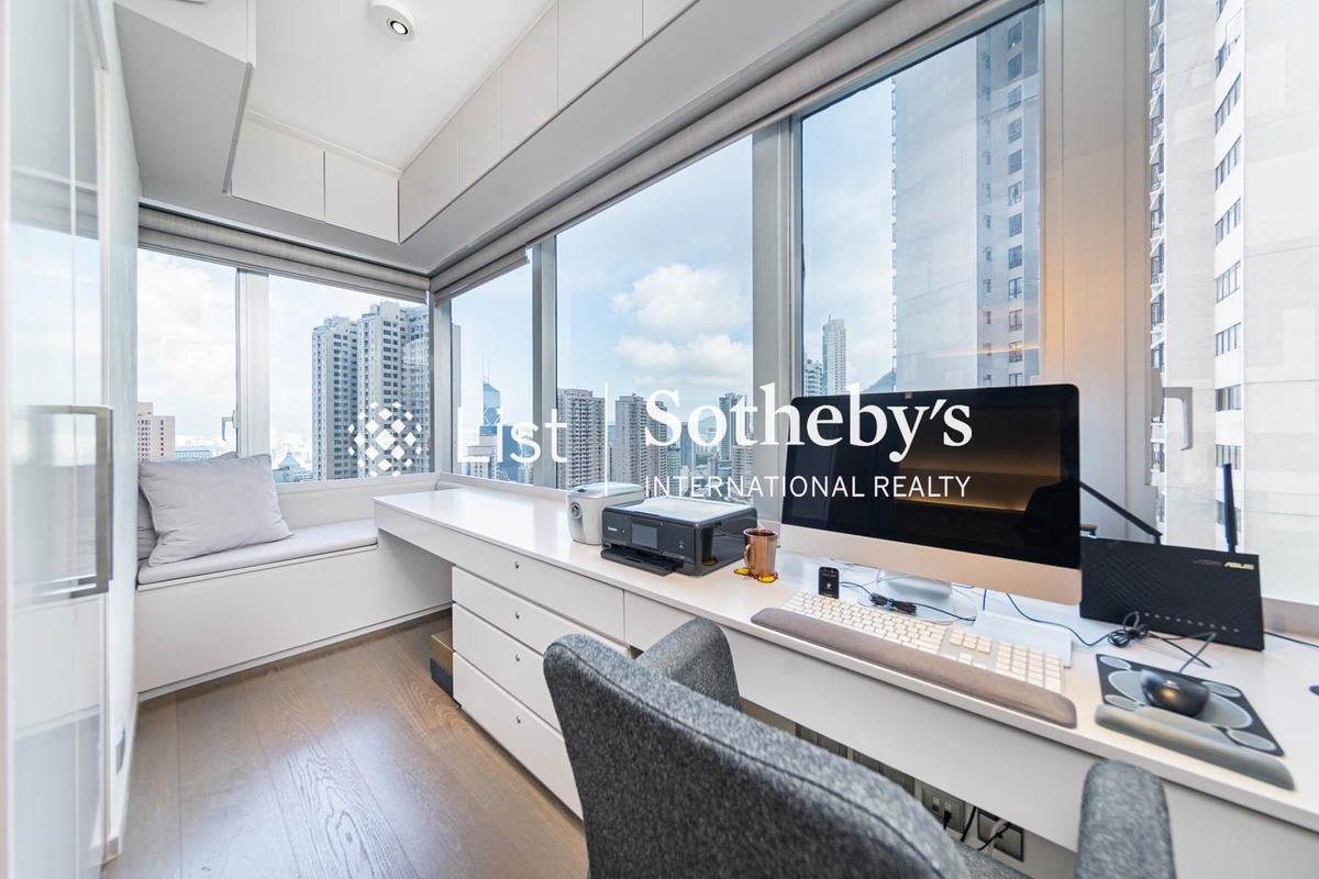 Tregunter 地利根德阁 | Study Area in Master Bedroom