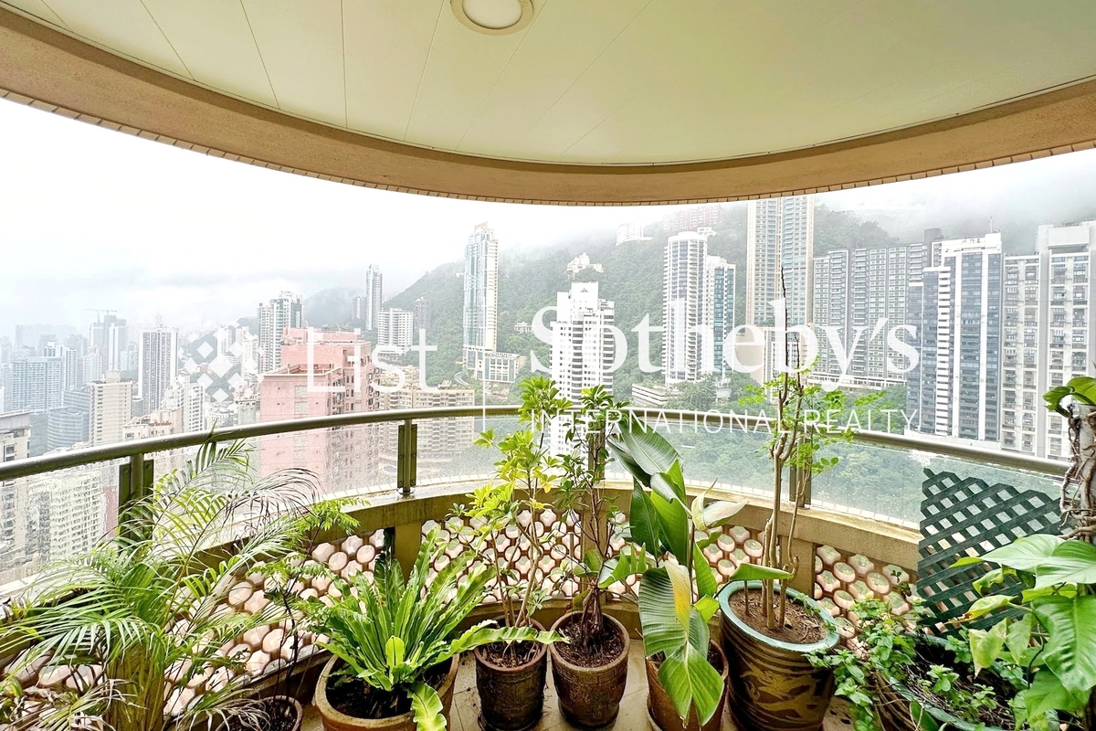 Garden Terrace 花園台 | Balcony off Living and Dining Room