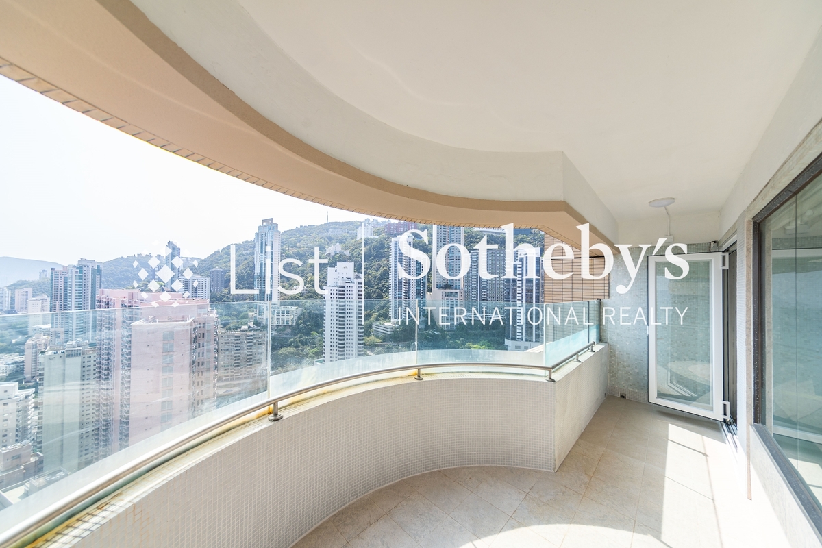 Garden Terrace 花园台 | Balcony off Living and Dining Room