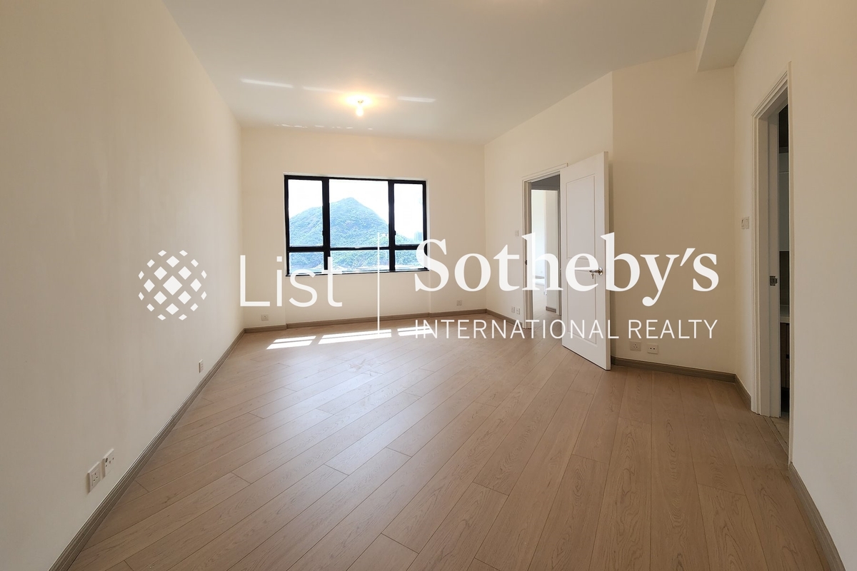 No. 32 Repulse Bay Road 淺水灣道32號 | Second En-suite Bedroom