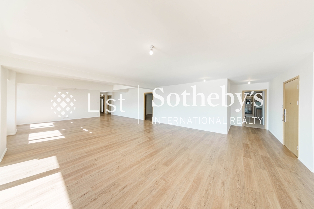 Twin Brook 雙溪 | Living and Dining Room