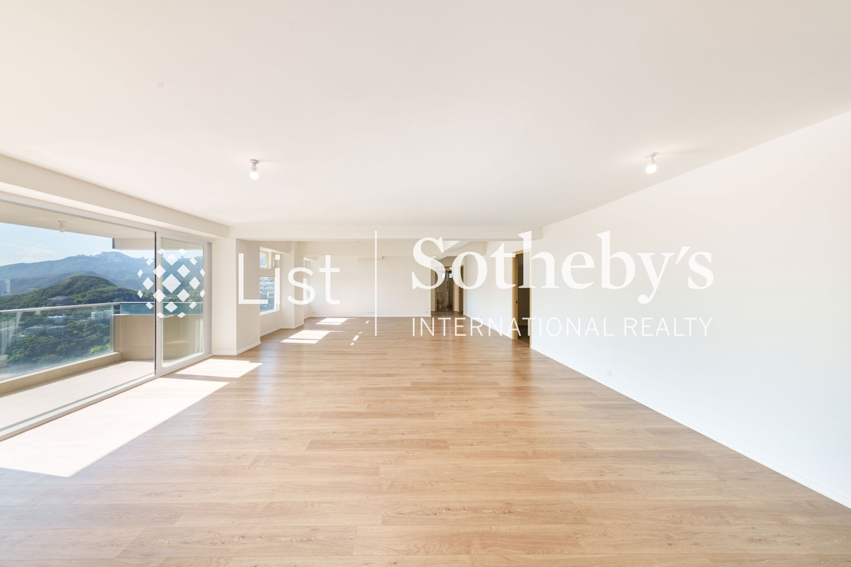 Twin Brook 雙溪 | Living and Dining Room