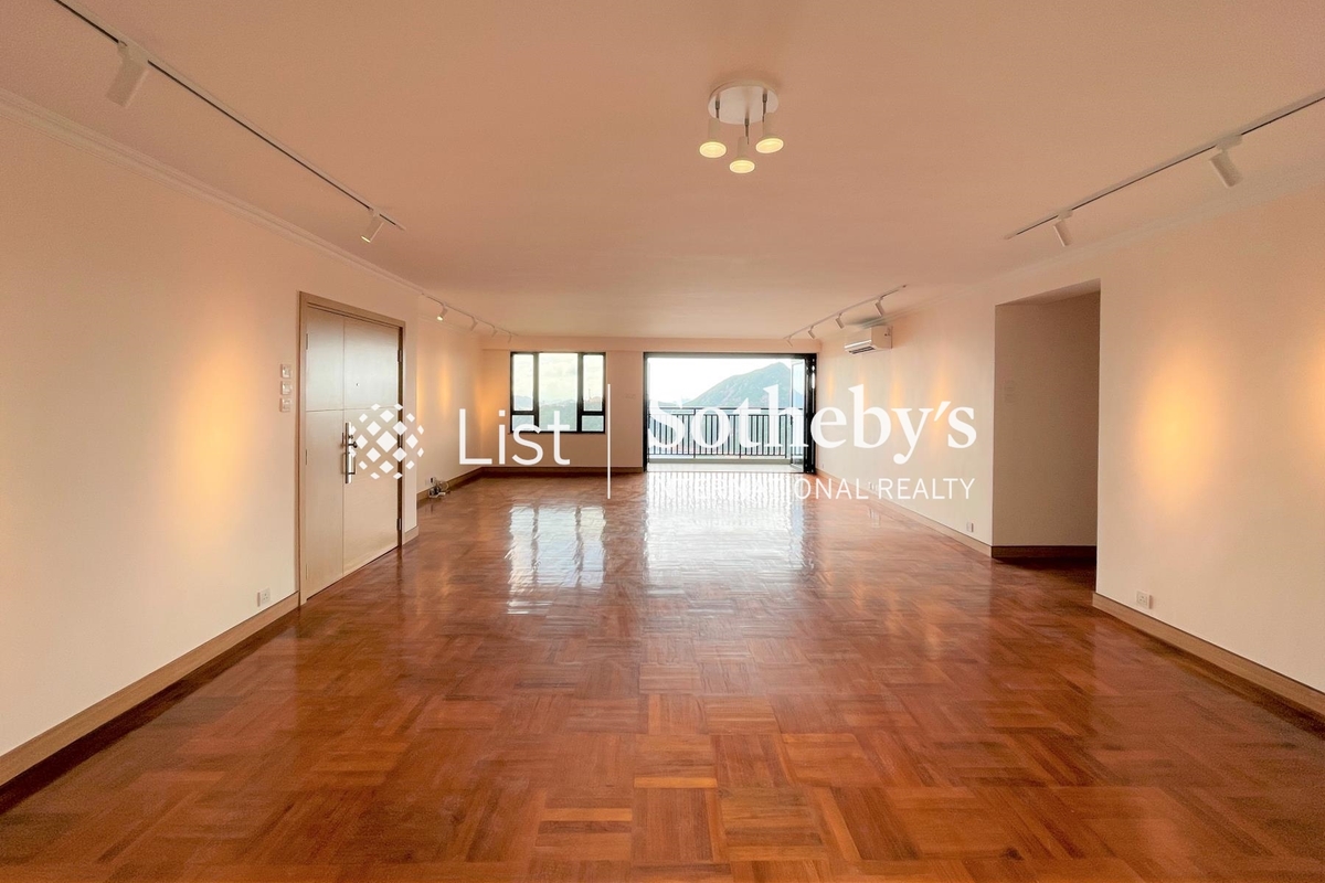 Twin Brook 雙溪 | Living and Dining Room