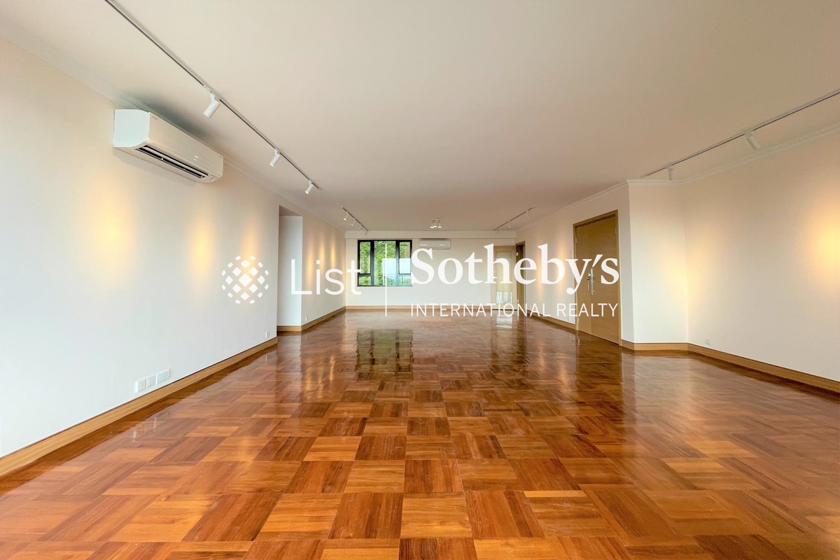 Twin Brook 雙溪 | Living and Dining Room