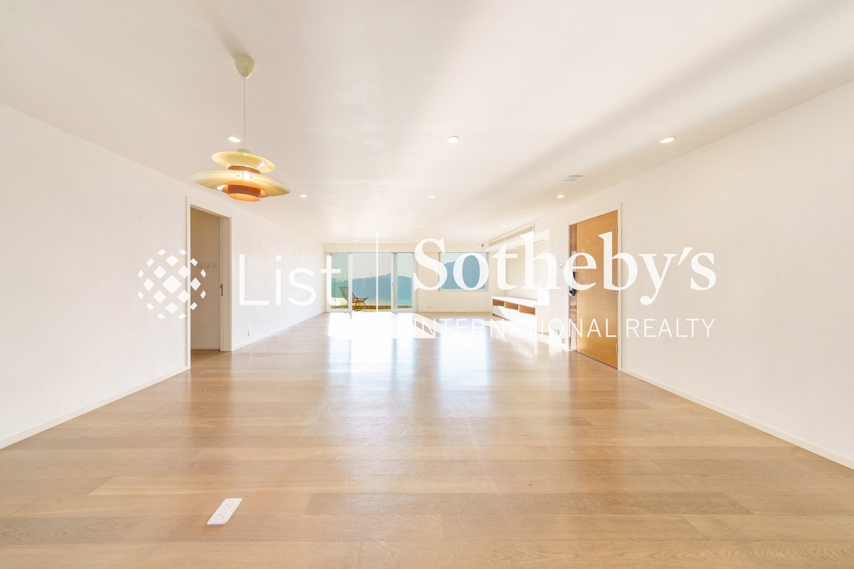 Twin Brook 雙溪 | Living and Dining Room