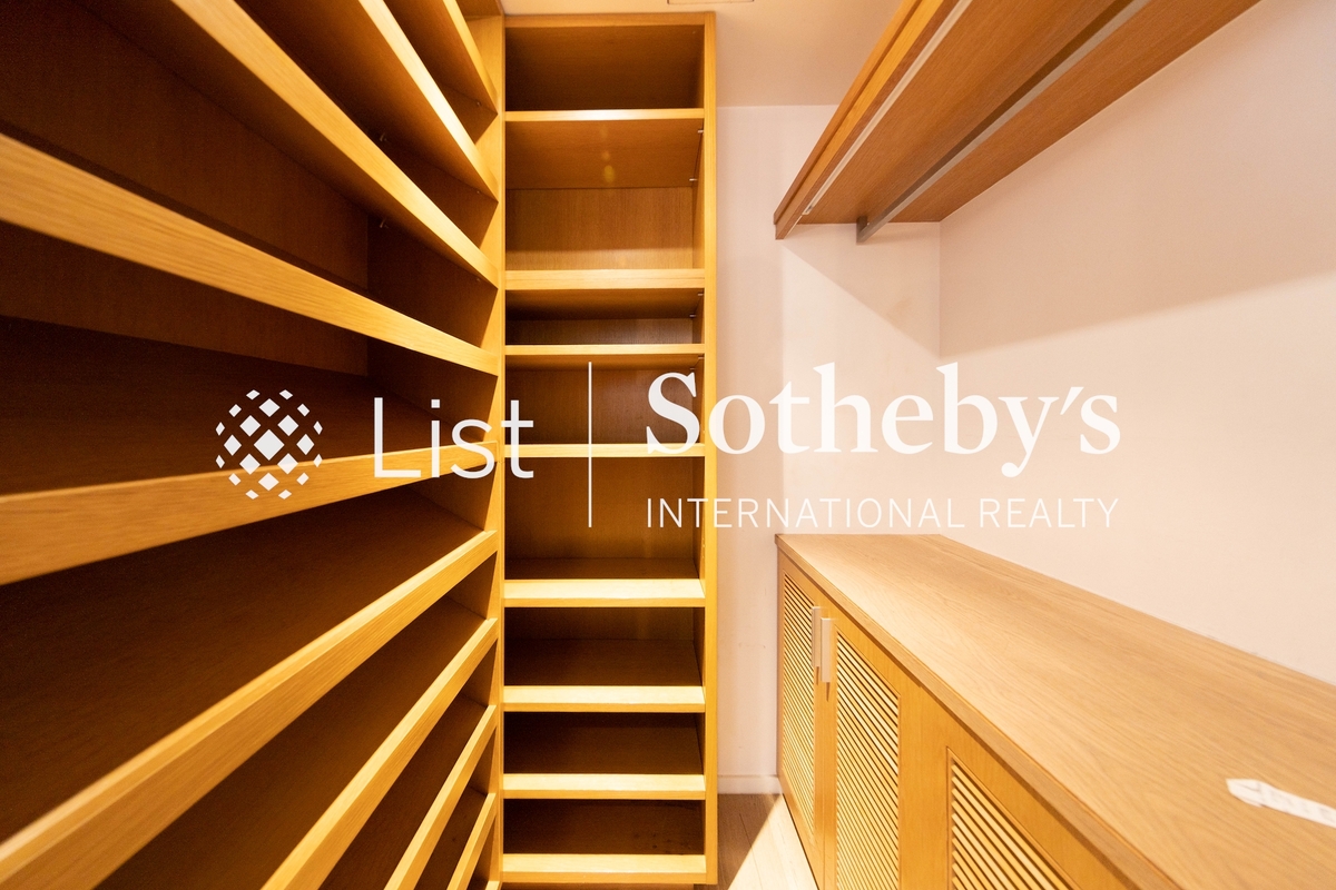 Twin Brook 雙溪 | Storage at Entrance