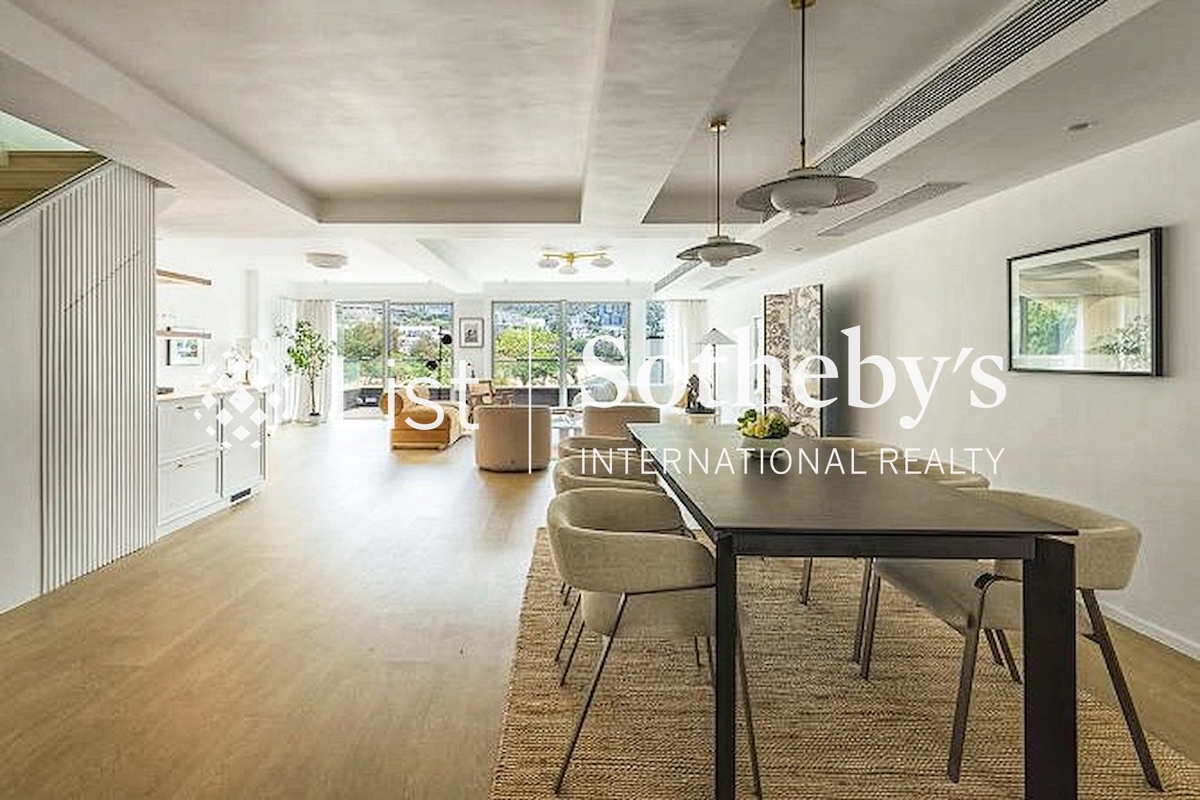 No. 56 Repulse Bay Road 浅水湾道56号 | Living and Dining Room